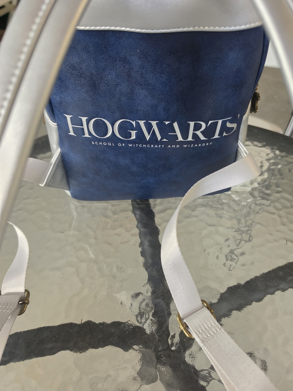 Lounge Fly - Harry Potter Hogwarts Castle Backpack - Picture 2 of 3